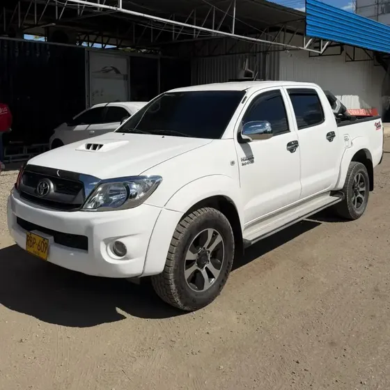 Toyota Hilux 2010 3.0 Srv