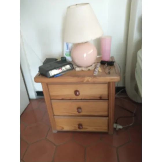 Mesa De Noche De Pino, Tres Gavetas, Esta En Caracas