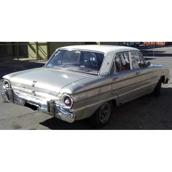 Ford Falcon Deluxe