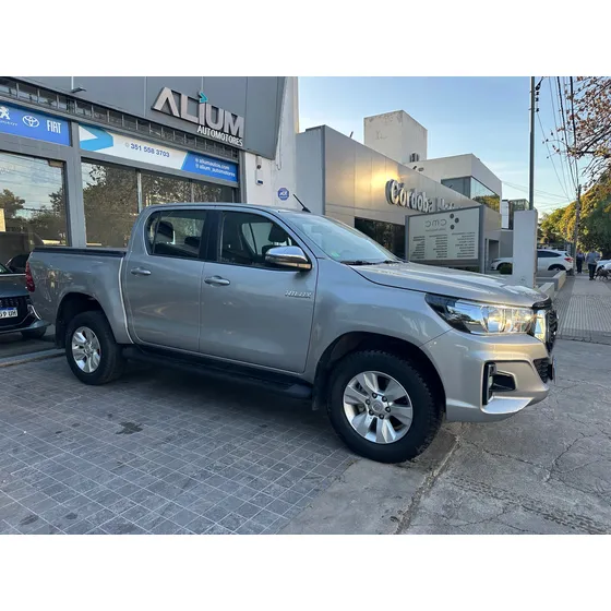 Toyota Hilux Pick-up 2.8 Cd Srv 177cv 4x2 At