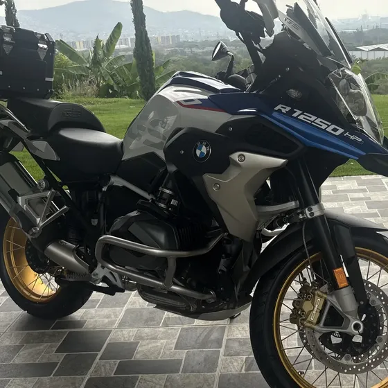 Bmw 1250 Para Estrenar Totalmente Solo Mil Siscientos Km
