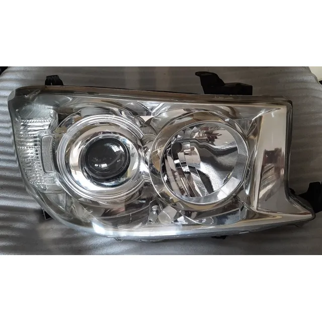 Faro Del. Der. (rh) Camionetas Toyota Fortuner. Cod. 199.