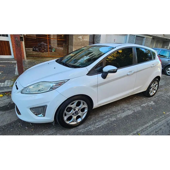 Ford Fiesta Kinetic 1.6 Design 120cv Titanium