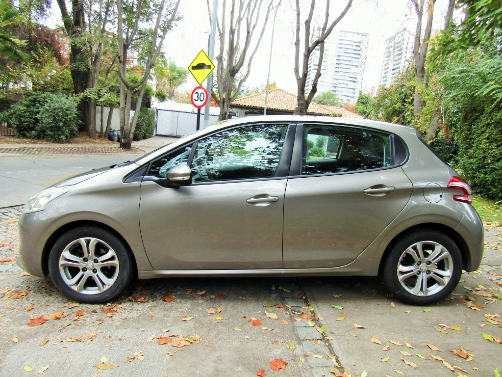 Peugeot 208 Active Hdi 1.4 2014