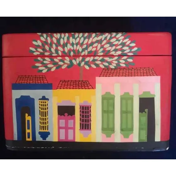 Cofre De Madera Pintado Con Diseño De Casas.