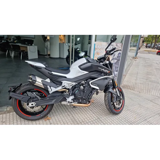 Cfmoto 800 Nk Usada Con 100 Km Z400 Z 400 Benelli Tnt 600