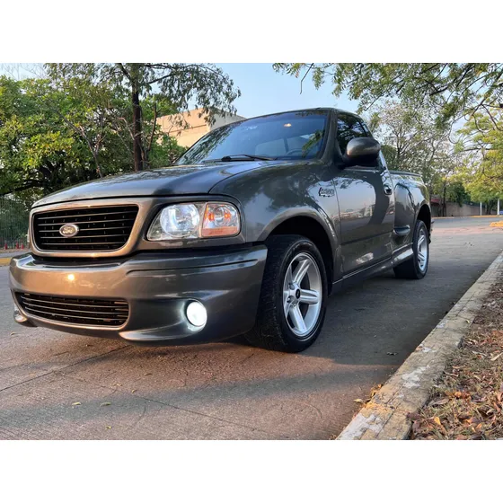 Ford F-150 5.4 Súper Cargada Lightning