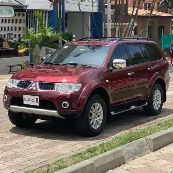 Mitsubishi Nativa 2013 3.5 Único Dueño Blindaje 2 Plus 4x4