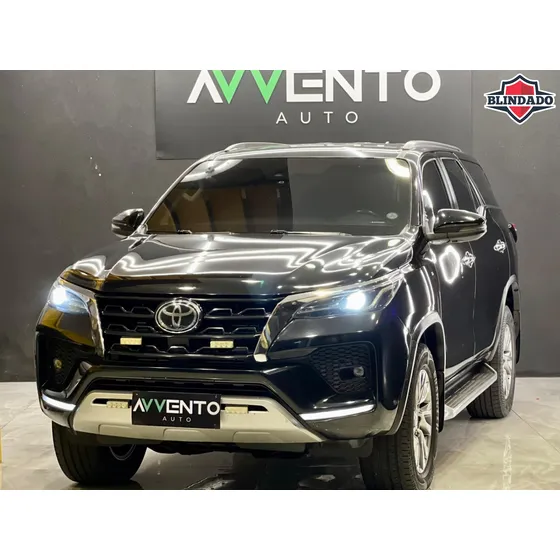 Toyota Hilux Sw4 2.8 D-4d Turbo Diesel Srx 7l 4x4 Automático