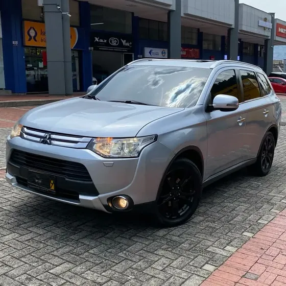 Mitsubishi Outlander 2015 3.0l