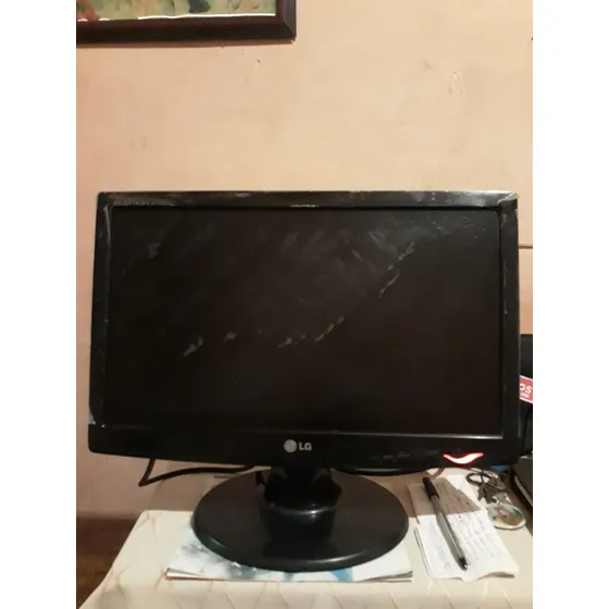 Monitor LG Usado.! Pequeño Defecto En La Image.!