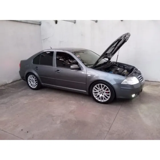 Volkswagen Bora 1.8 Highline T 180cv Cuero