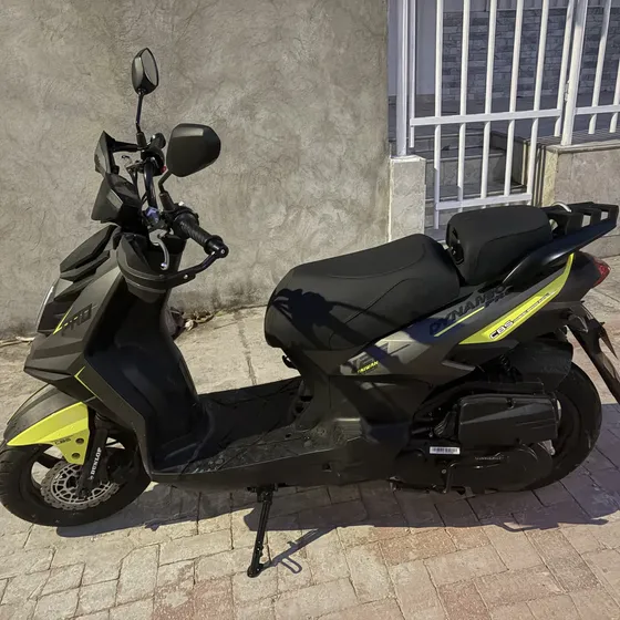 Moto Automática Dynamic Pro 125cc Gris Y Verde