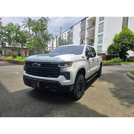 Chevrolet Silverado 5.3 Z71 4x4 At