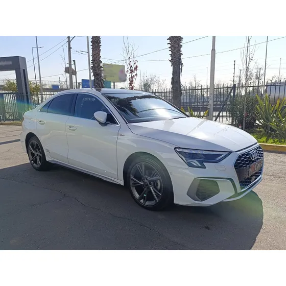 Audi A3 S-line Sedán