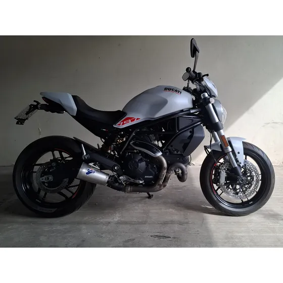 Ducati Monster 797 +
