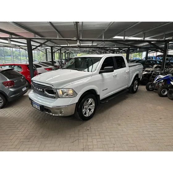 Dodge Ram 1500 Laramie 4x4 At