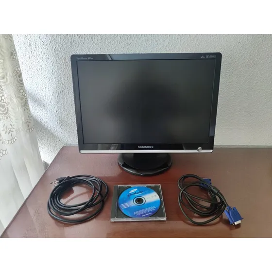 Monitor Samsung Original Lcd 19,  20 Horas Uso, Nuevo