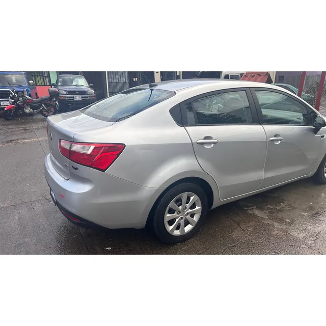 Kia Rio Automatico Americana