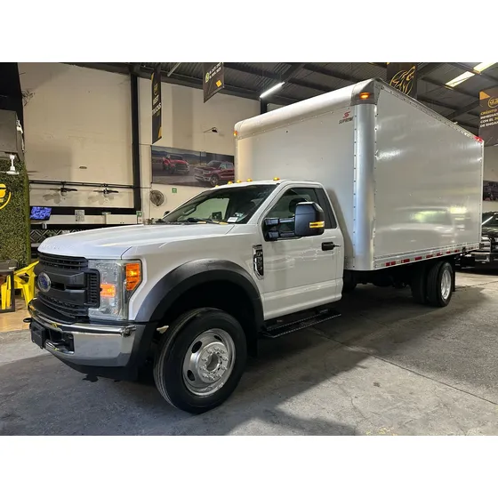 Ford F-550 6.8 Xl At