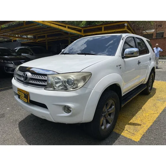 Toyota Fortuner 2.7 At 4x2