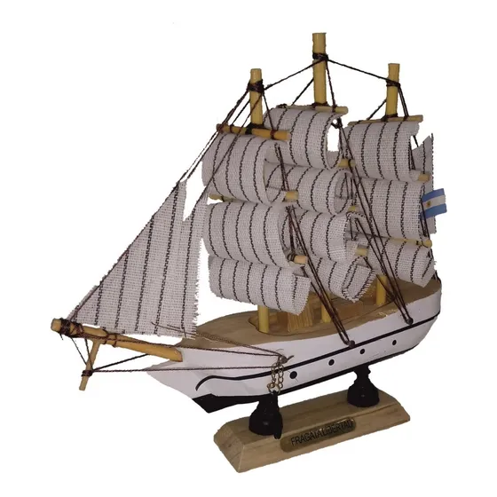 Fragata Libertad Madera C/base  16 X 14 Cm