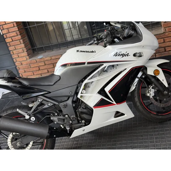 Ninja Edición Limitada Blanca . Impecable