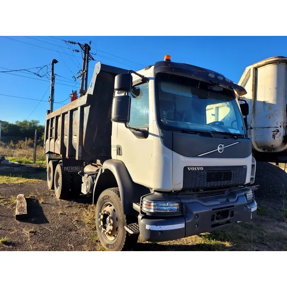 Camión Tatu Volvo Vm330 6x4 Con Volcadora Patronelli 15m3