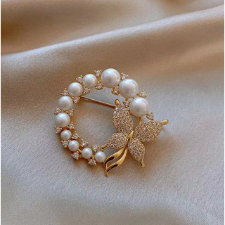 Broche Coreano Con Perlas De Cristal Y Hebilla Broche Coreano Con Perlas De Cristal Y Hebilla