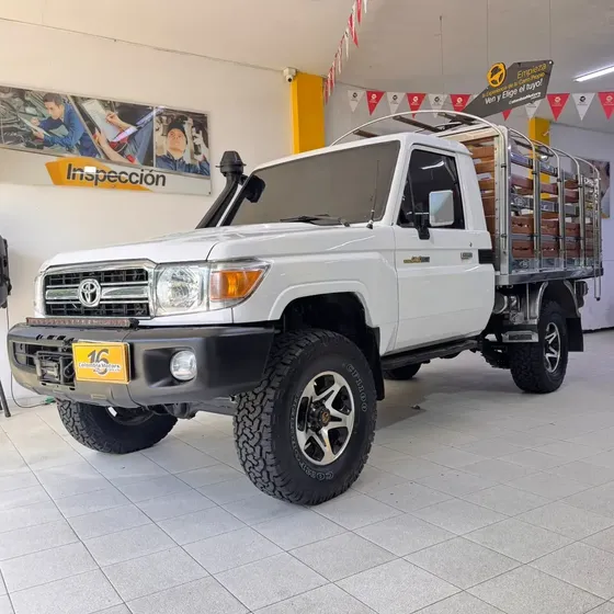 Toyota Land Cruiser 2014 4.5 4x4 Diesel Mt Estacas