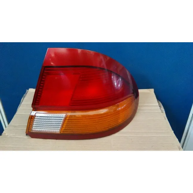 Stop Trasero Derecho De Ford Laser 1995/99 Usado Orig 