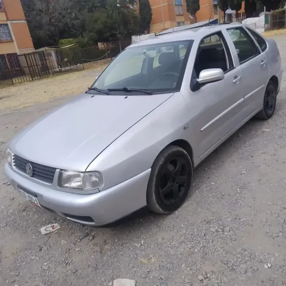 Volkswagen Derby 2002 1.8 Mi Pintura Metálica Mt