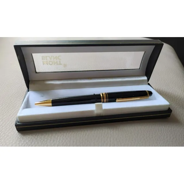 Bolígrafo Mont Blanc Negro Y Color Oro En Perfecto Estado