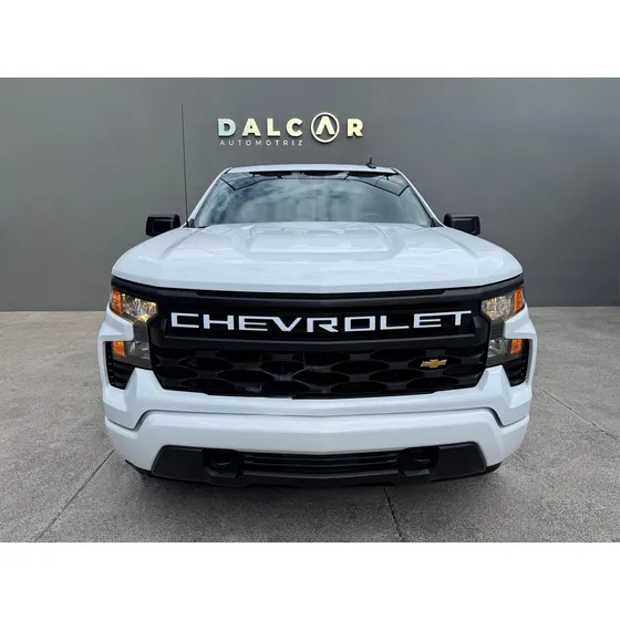 Chevrolet Silverado 5.3 V8 Custom Doble Cabina 4x4 At