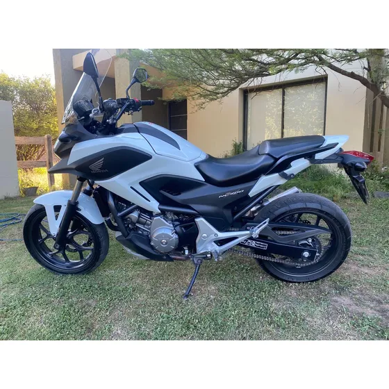 Vendo O Permuto Por Camioneta. Auto O Otra Moto Escucho Ofer