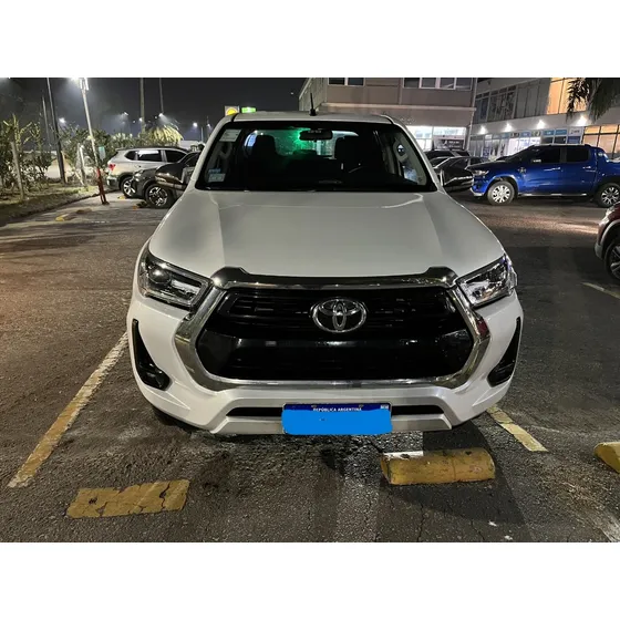 Toyota Hilux 2.8 Cd Srv 177cv 4x4 At
