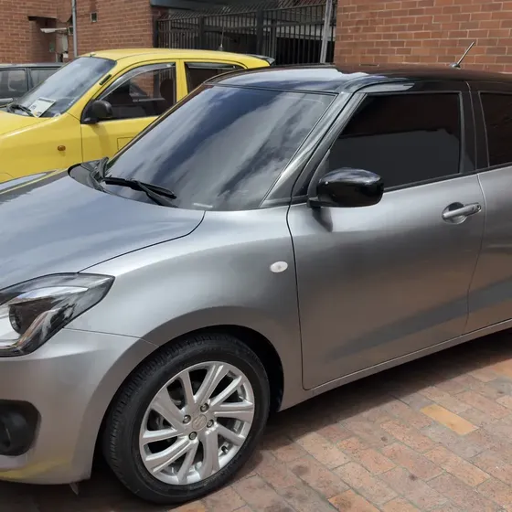 Suzuki Swift Hibrido 2023 1.2 Glx 2wd
