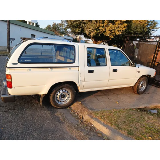 Toyota Hilux 2.8 D/cab 4x2 D Dlx