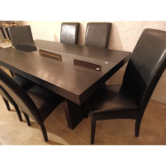 Juego De Comedor En Madera Moderno.excelente Estado.enorme. Negro Liso