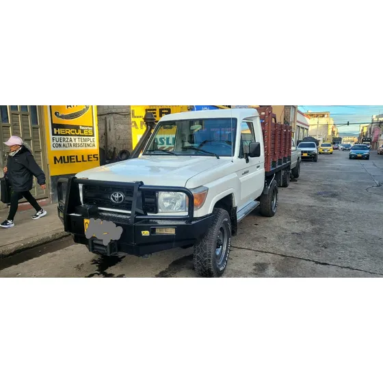 Toyota Land Cruiser 4.5 Fzj79