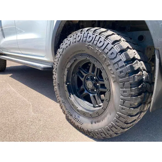 Nissan Navara D Cab Mt 4x4 2.3 Base