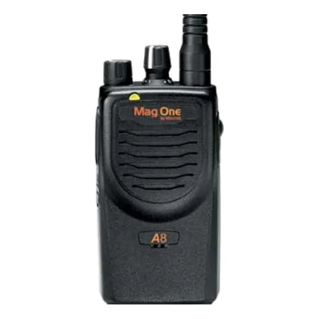 Radio Portatil Motorola Mag One A8, Uhf, Incluye Audifono Negro Uhf