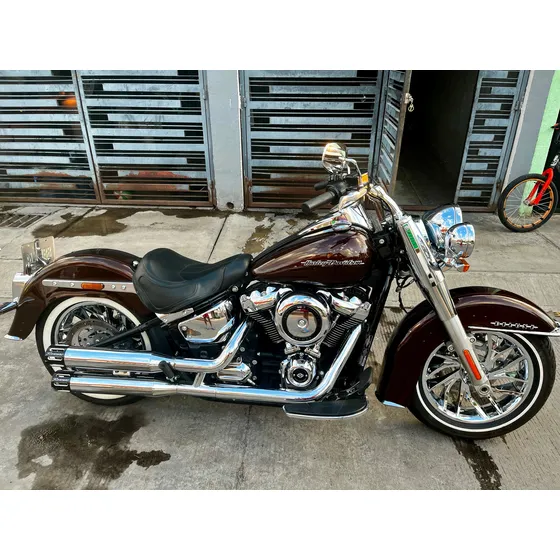 Softail Deluxe, Rines De Accesorio Y Escapes Rineheart