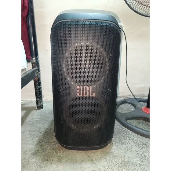 Jbl Party Box 120 Solo Un Mes De Uso , Completamente Nueva.
