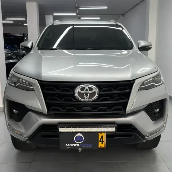 Toyota Fortuner 2022 2.7l Mid