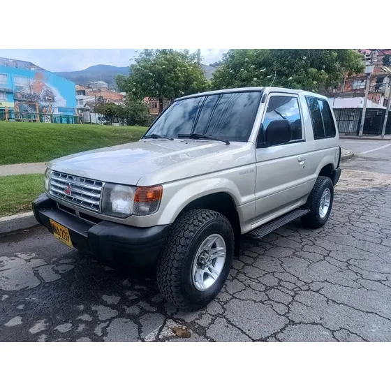 Mitsubishi Montero Mt 2.4cc Aa 4x4