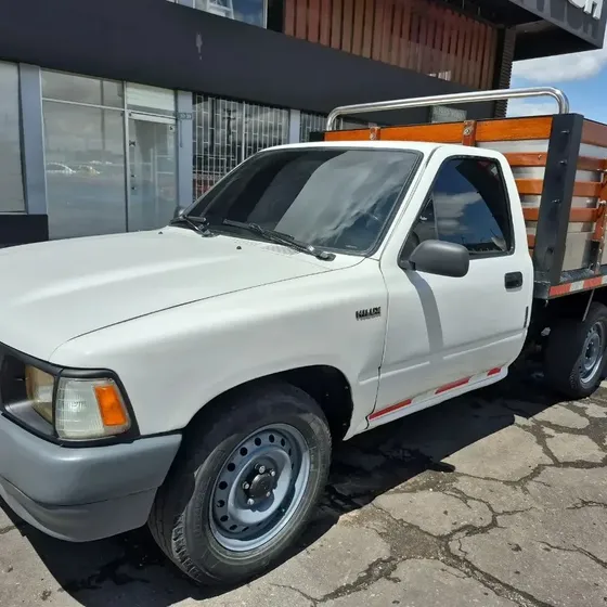 Toyota Hilux 1995 2.4l
