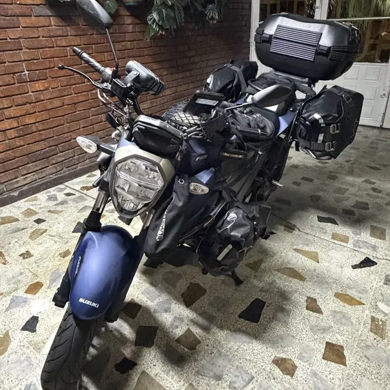 Suzuki Gixxer 250 Naked. 2-abs. Defensas+alforjas. Unico Due