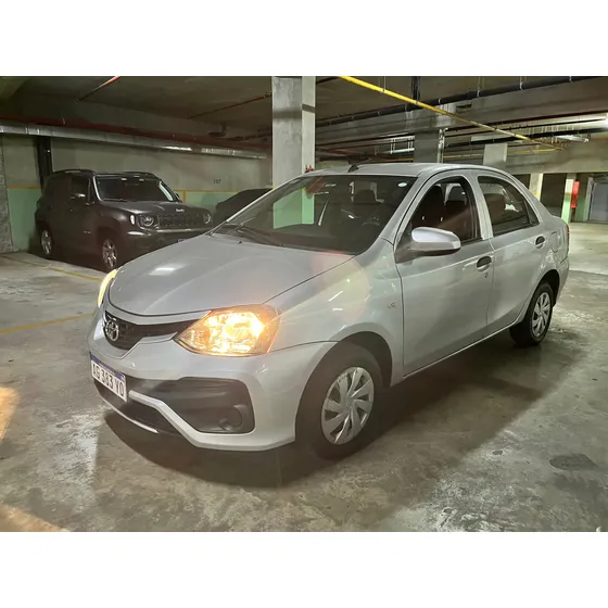 Toyota Etios 1.5 Sedan X
