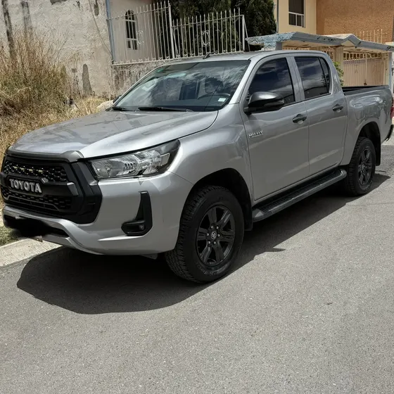 Toyota Hilux 2023 2.7 Cabina Doble Sr Mt